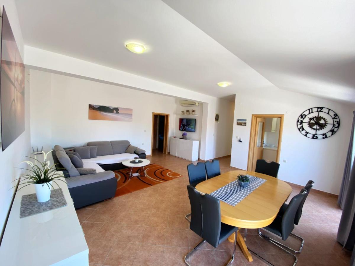 Apartments Saric Biograd Na Moru Eksteriør bilde