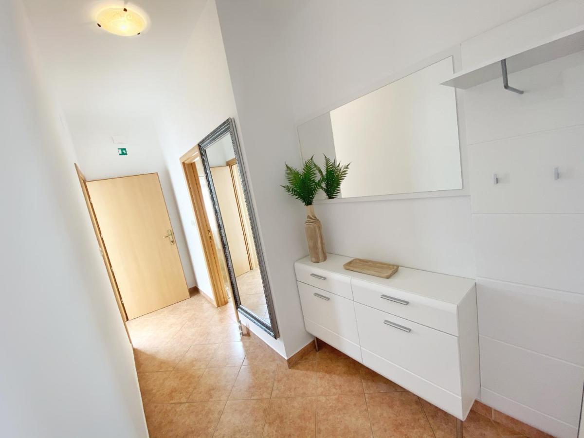 Apartments Saric Biograd Na Moru Eksteriør bilde