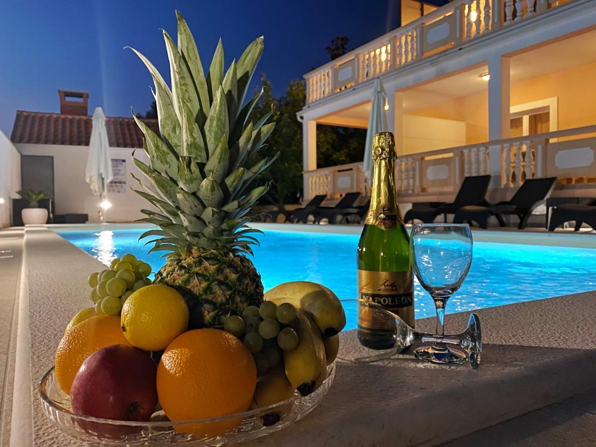 Apartments Saric Biograd Na Moru Eksteriør bilde