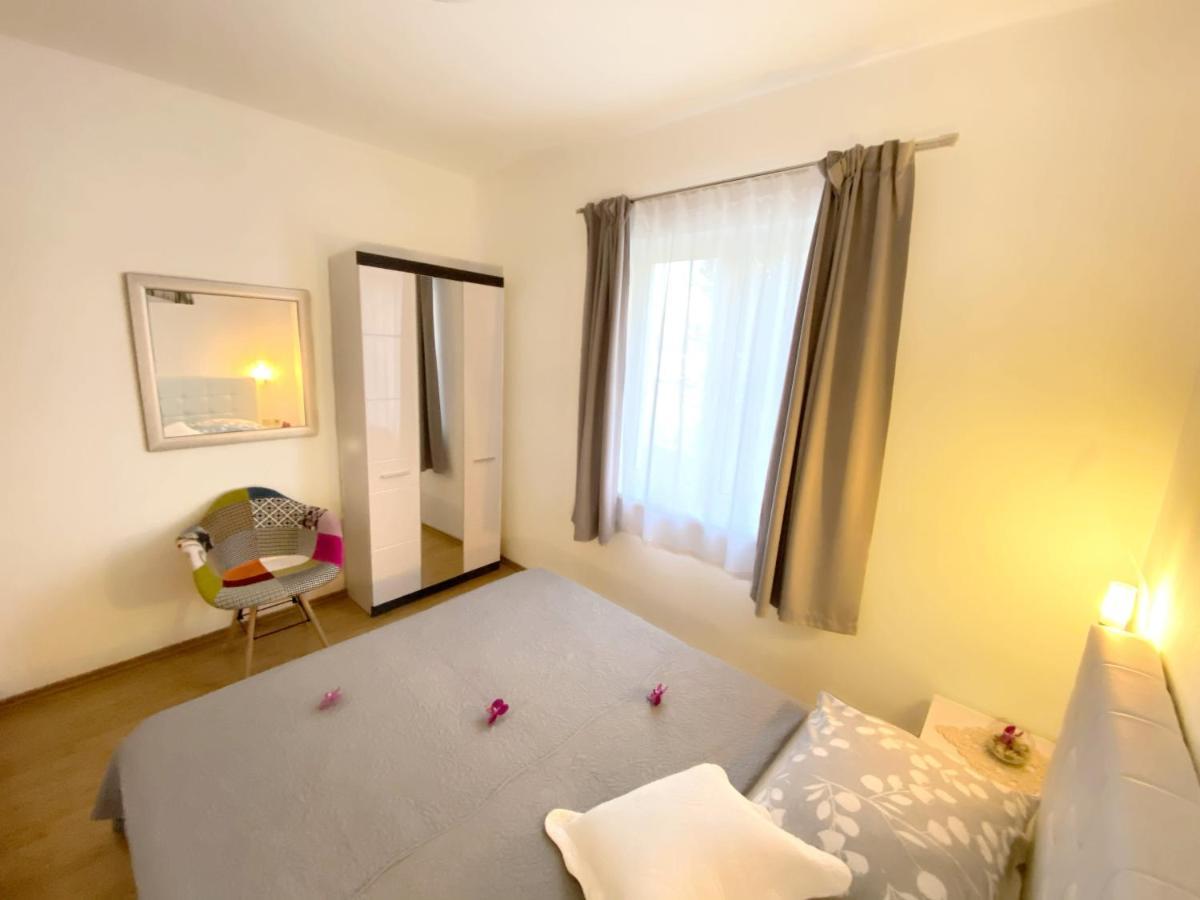 Apartments Saric Biograd Na Moru Eksteriør bilde