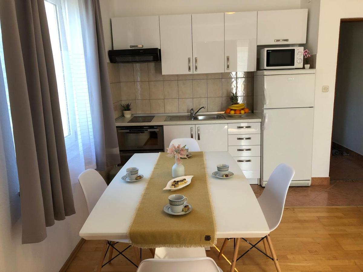 Apartments Saric Biograd Na Moru Eksteriør bilde