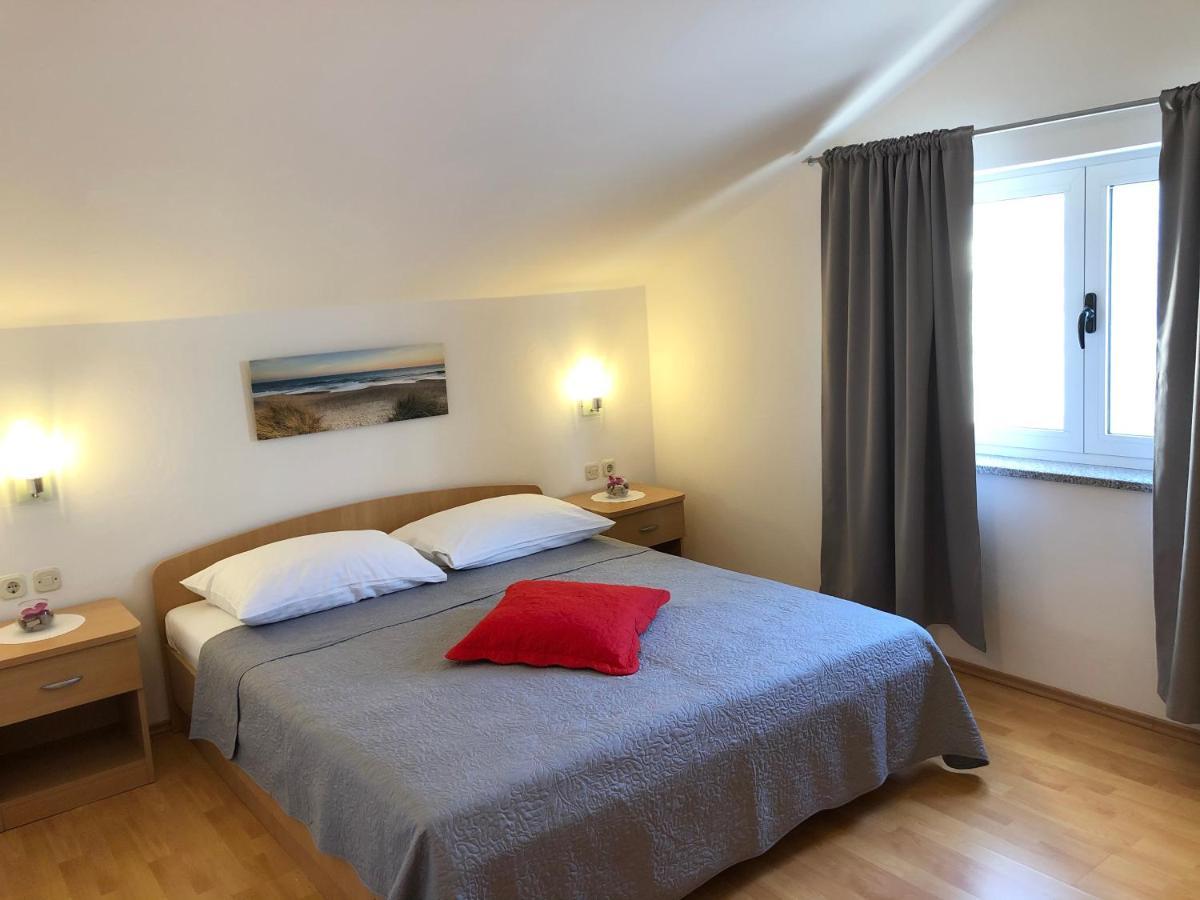 Apartments Saric Biograd Na Moru Eksteriør bilde