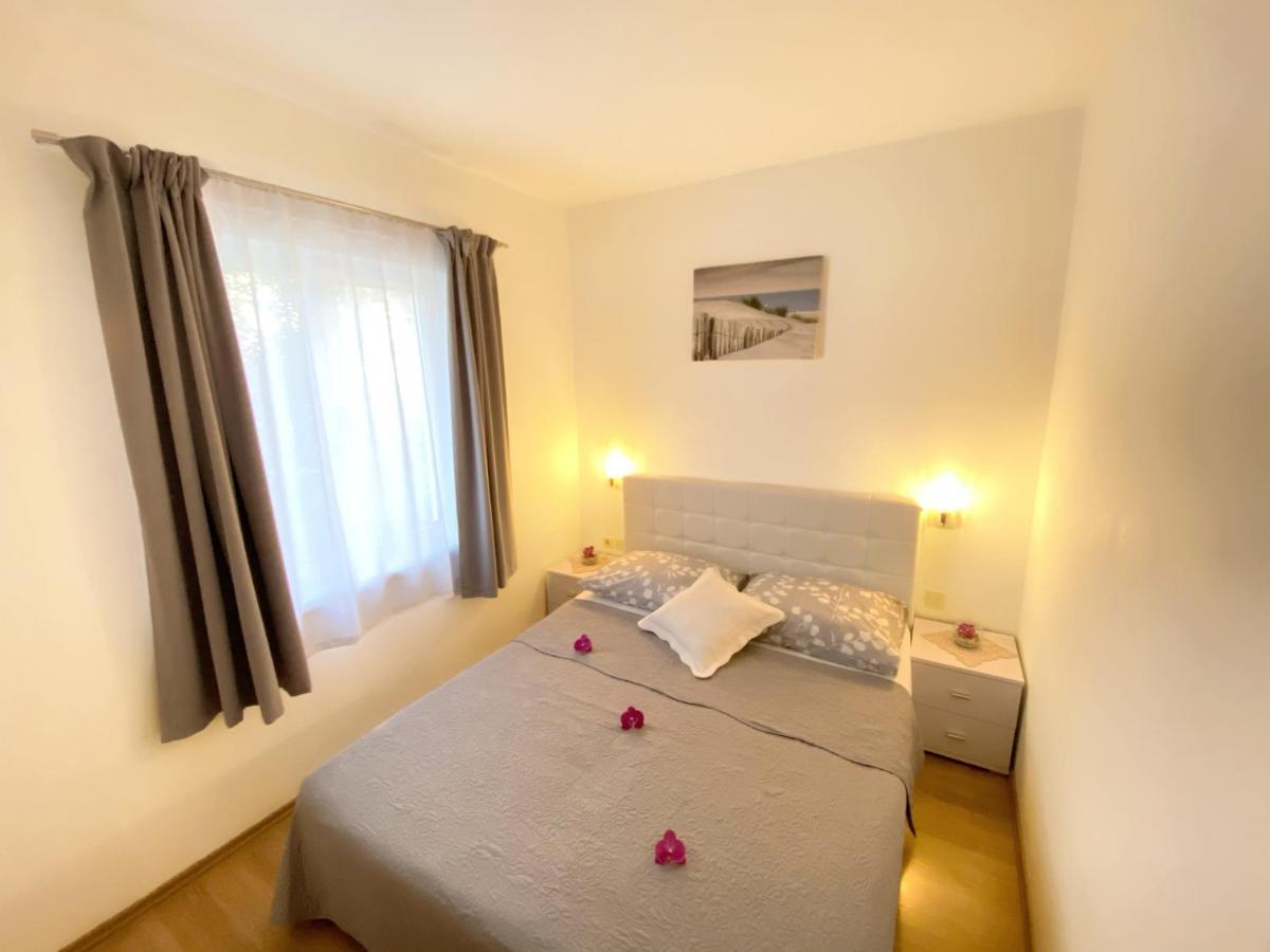 Apartments Saric Biograd Na Moru Eksteriør bilde