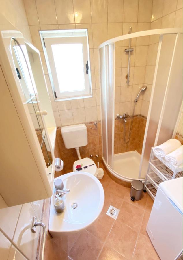 Apartments Saric Biograd Na Moru Eksteriør bilde